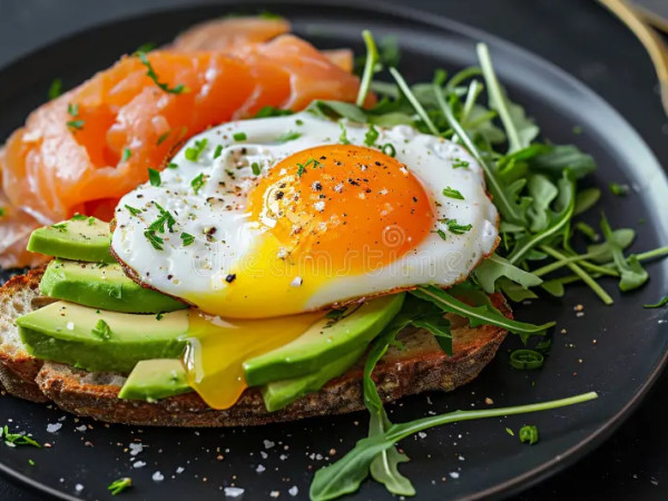 Avocado Toast with Asparagus and Blue Cheese