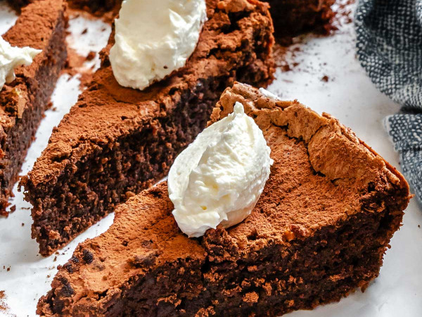 Quick and Easy Torta Caprese in the Instant Pot®