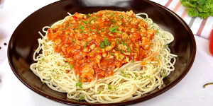 Pasta with a Hearty Meat Sauce