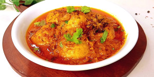 Juicy Chicken Meatballs with a Sauce