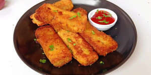 Chicken-Filled Bread Rolls