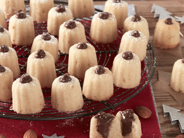 Almond Cakes with Nutella® Hazelnut Spread