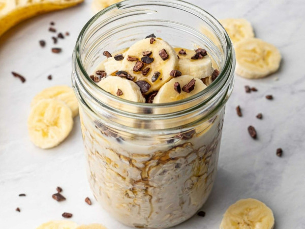 Plant-Based Chocolate Banana Oatmeal