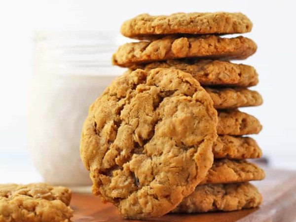 Incredible Vegan Oatmeal Cookies