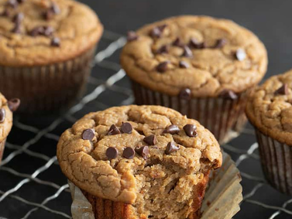 Flourless Peanut Butter Muffins with Chocolate Chips