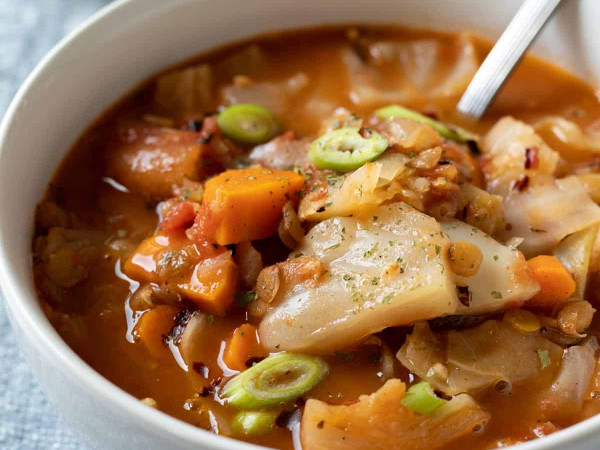 Quick Vegetarian Cabbage Soup in the Instant Pot