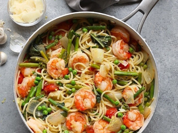 Pasta with Shrimp Scampi, Tomatoes, and Asparagus