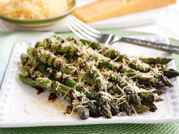 Smoky Gouda Cheese Sauce over Roasted Asparagus