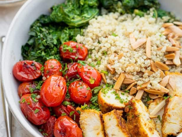 Quinoa Bowls with Chicken and Vegetables