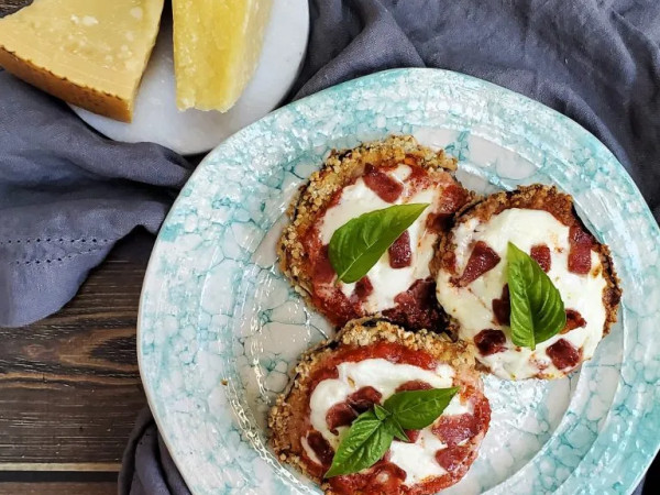 Mini Pizzas with Eggplant Parmesan Made in an Air Fryer
