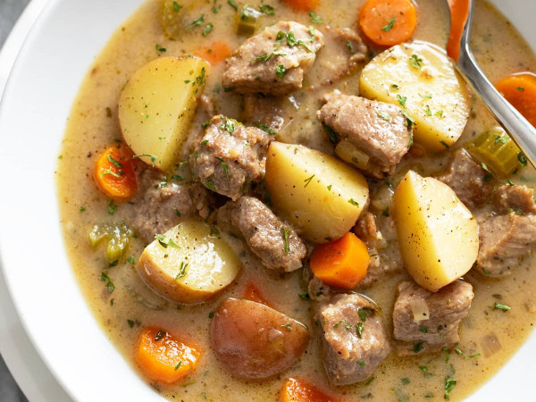 Tender Pork Stew with Pepper, Slow-Cooked to Perfection