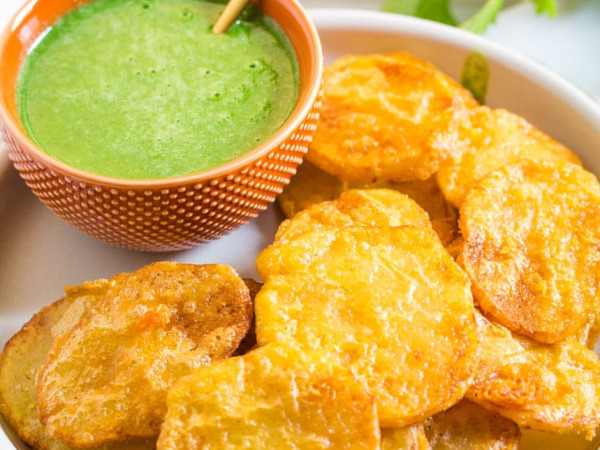 Crispy Pakistani Potato Fritters