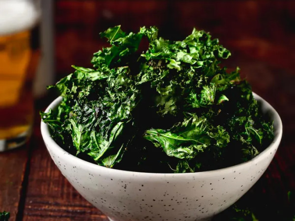 Crispy Parmesan Kale Chips Made in an Air Fryer