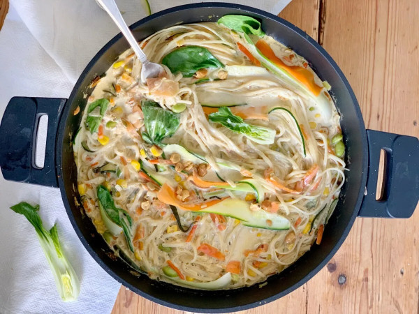 Thai-Inspired Rice Noodles in a Single Pot