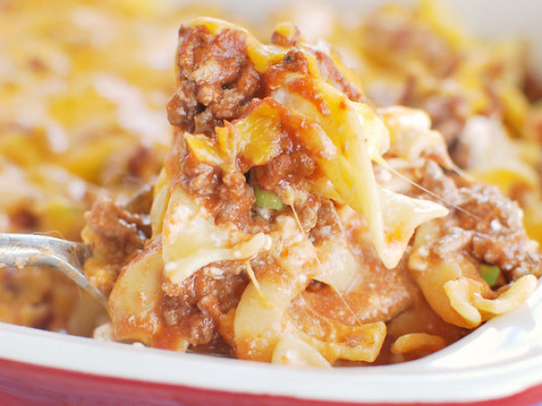 Noodle Bake with Creamy Sour Cream and Cheese