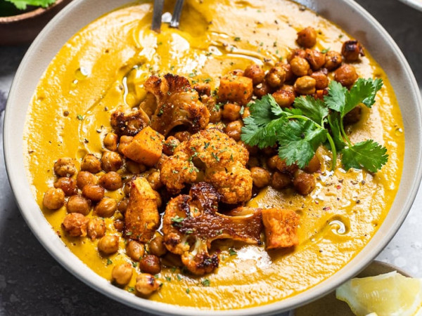 Golden Vegan Cauliflower Soup