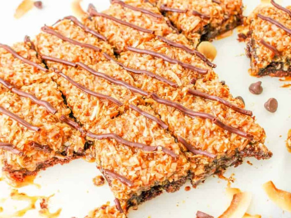 Samoa-Inspired Crunchy Brownies