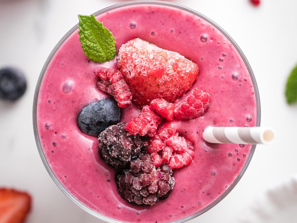 Morning Smoothie with Fresh Berries and Yogurt