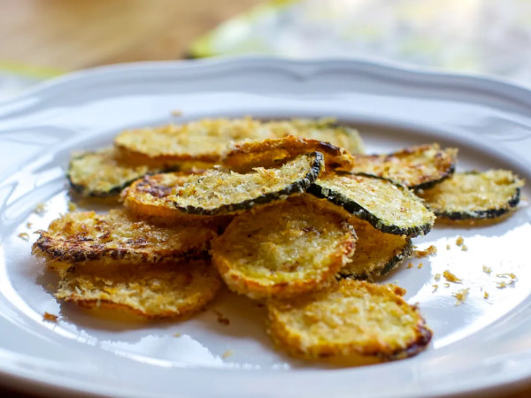 Parmesan and Ranch Zucchini Crisps