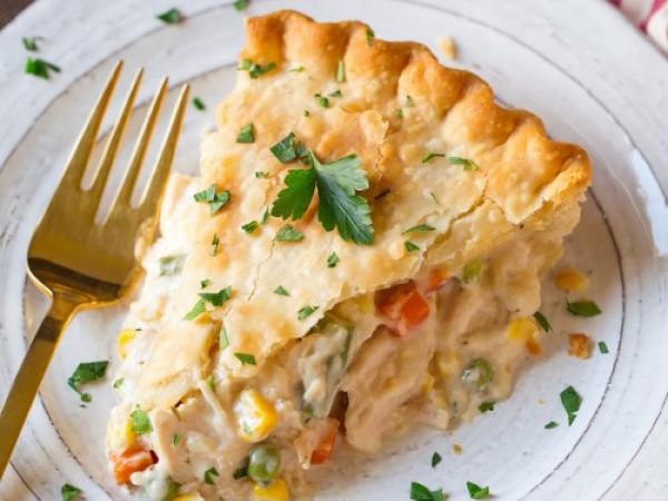 Simple Chicken and Veggie Pot Pie