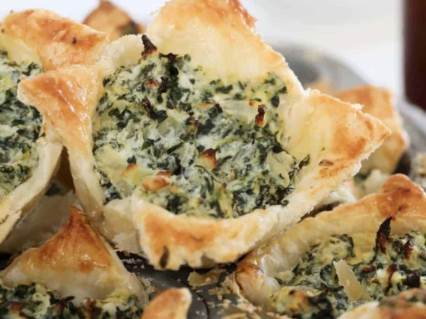 Personal Spinach and Ricotta Puff Pastry Quiches