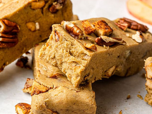 Protein Bars with Maple and Apple Pie Flavor